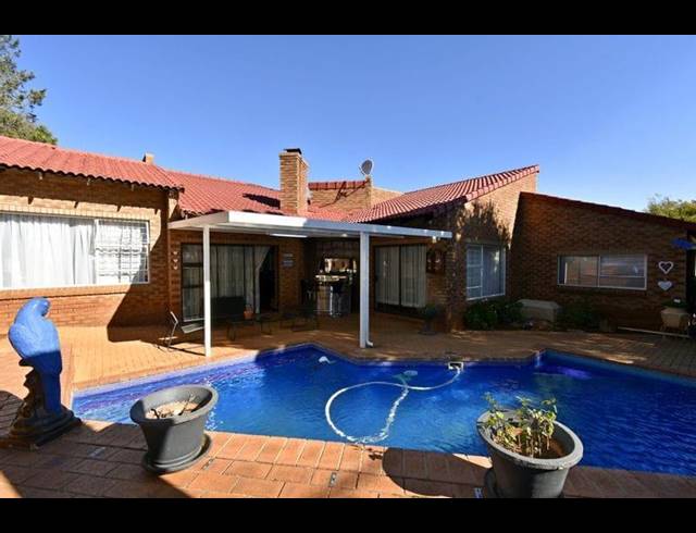 4 BEDROOM HOUSE FOR SALE IN GLENVISTA